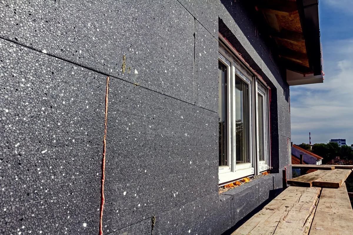 Jaki grunt pod styropian: uniknij błędów przy wyborze i aplikacji