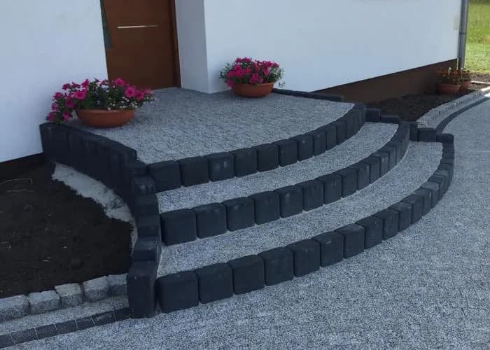 Jak ułożyć kostkę brukową na schodach betonowych bez błędów?